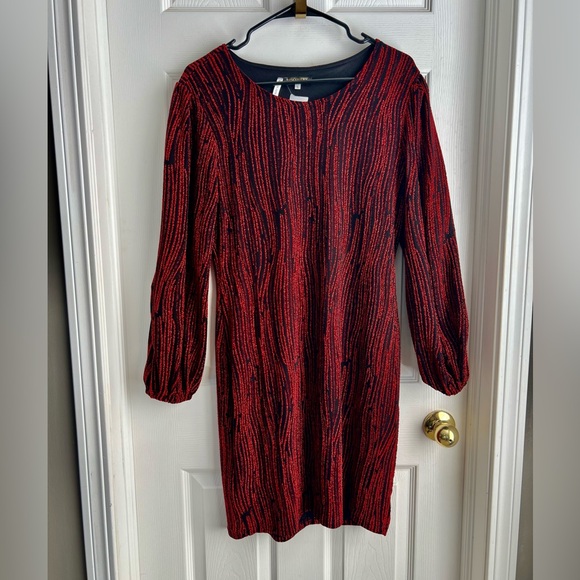 Red & Black Cocktail dress with sleeves - Picture 2 of 4